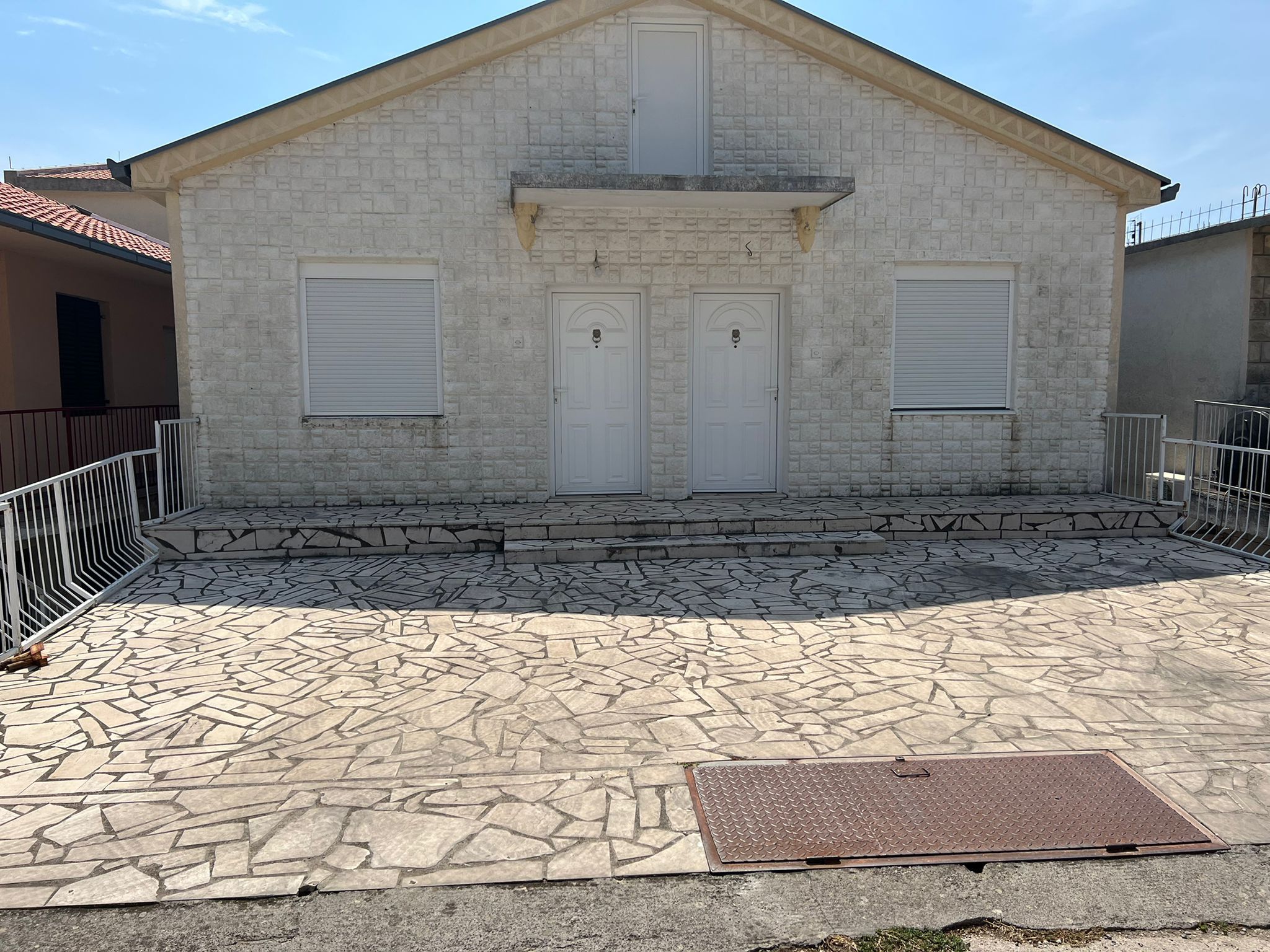 Image of House - 10 Bedrooms - 2 Bathrooms for Sale in Bar-Sutomore-Montenegro, Image 1